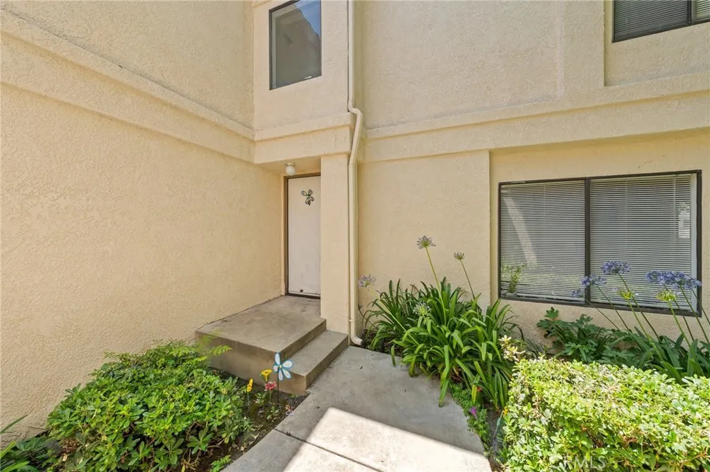 430 Anderwood Court, #24
