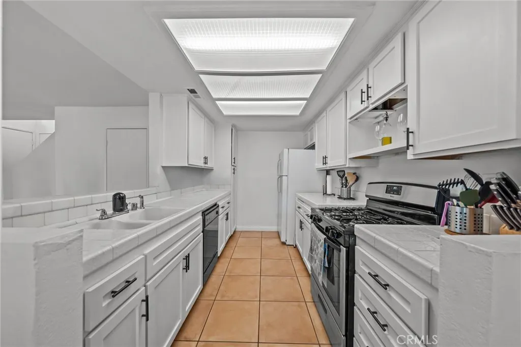 430 Anderwood Court, #24