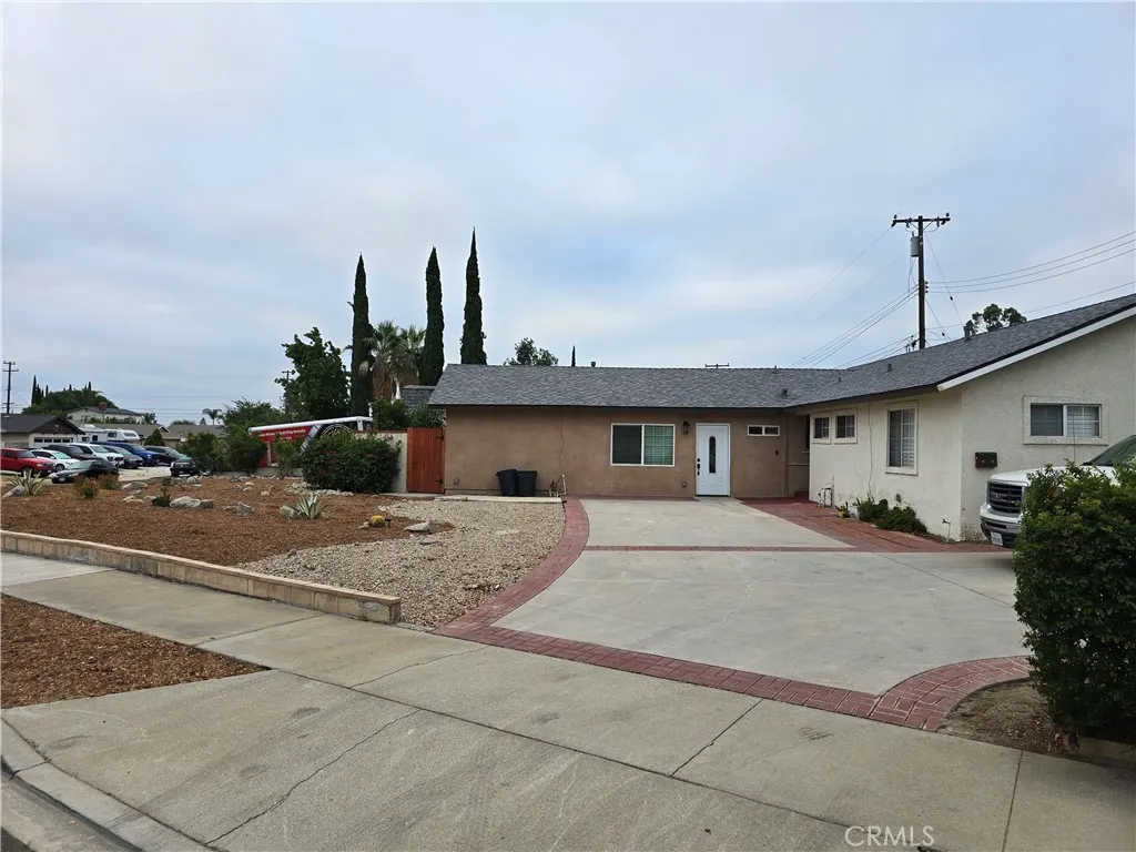 1432 E Fresno Street
