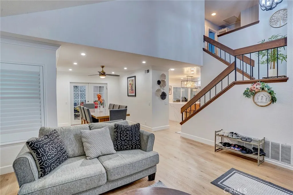 17 Westbrook Lane
