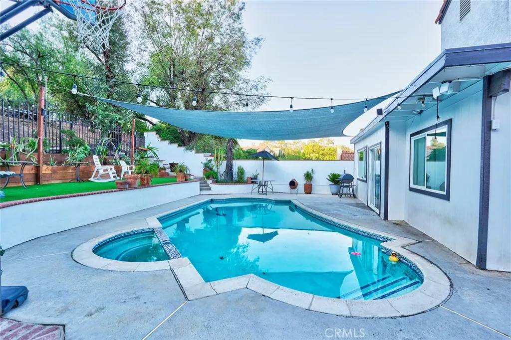 17 Westbrook Lane