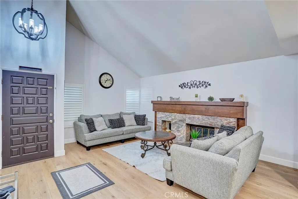 17 Westbrook Lane