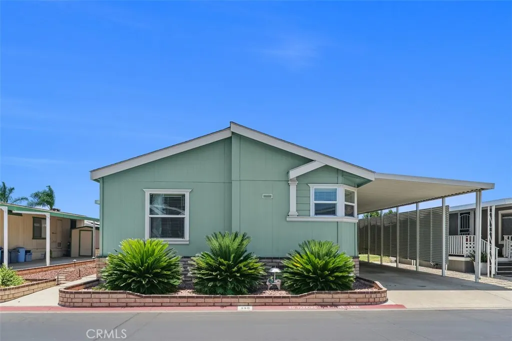 1456 E Philadelphia St Spc 390