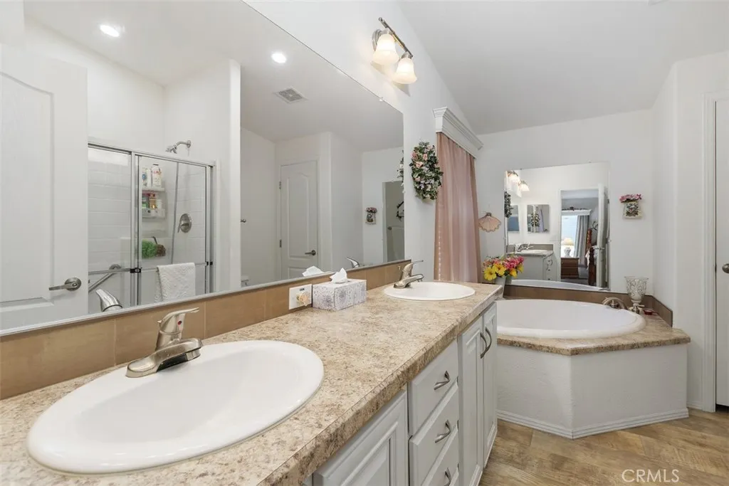 1456 E Philadelphia St Spc 390