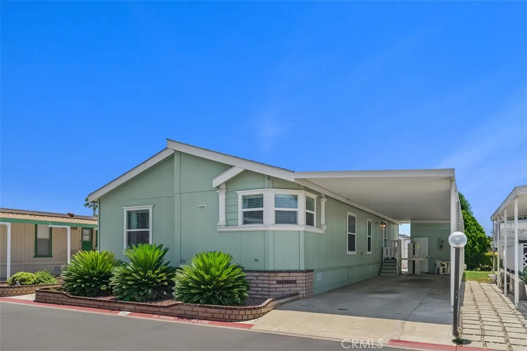 1456 E Philadelphia St Spc 390