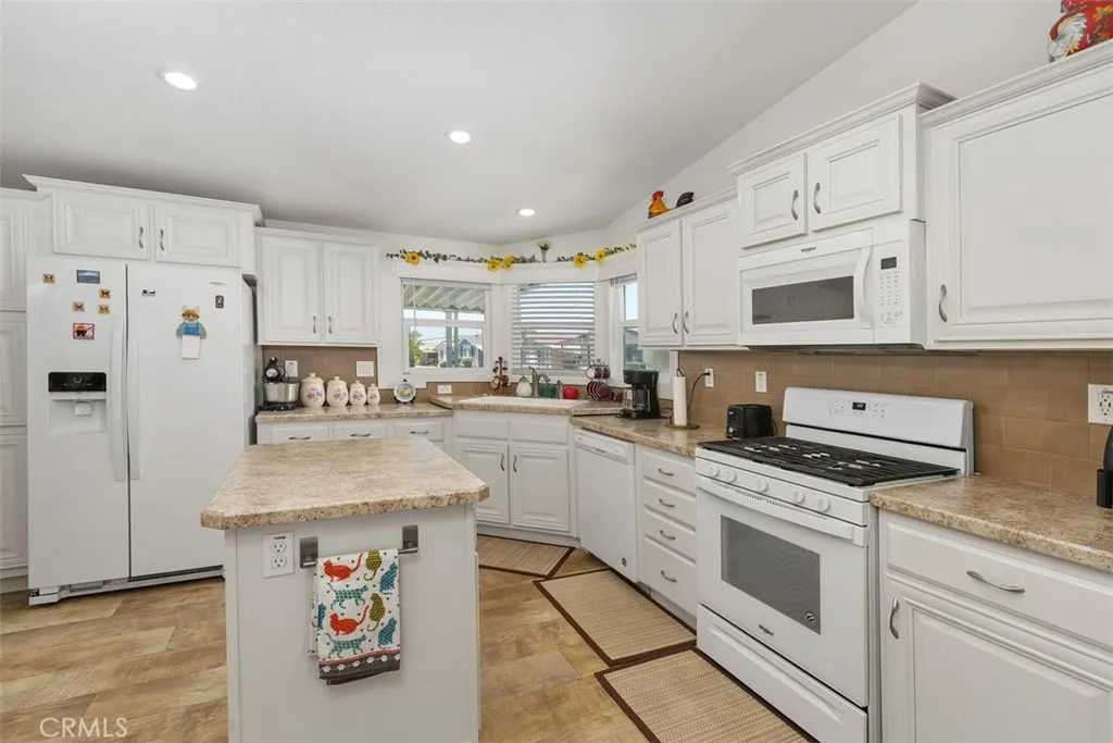 1456 E Philadelphia St Spc 390