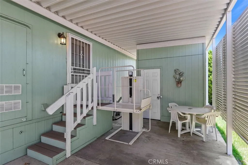 1456 E Philadelphia St Spc 390