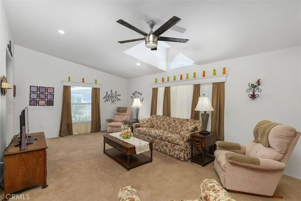 1456 E Philadelphia St Spc 390