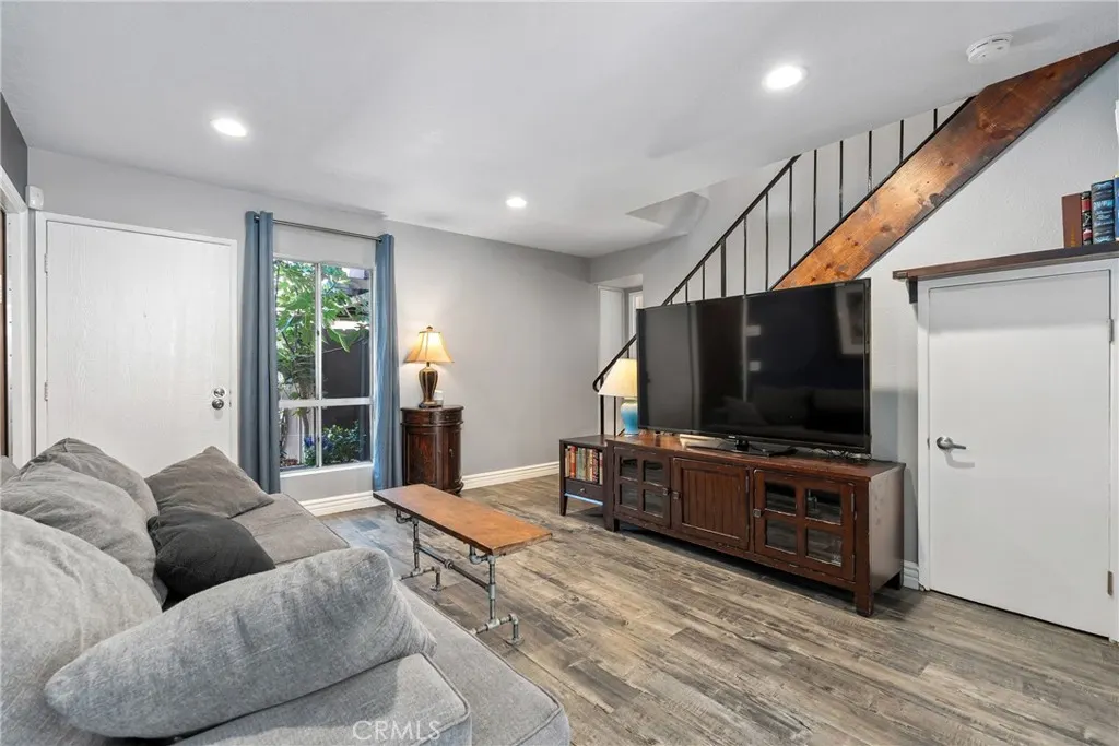 176 Whitney Avenue, #2