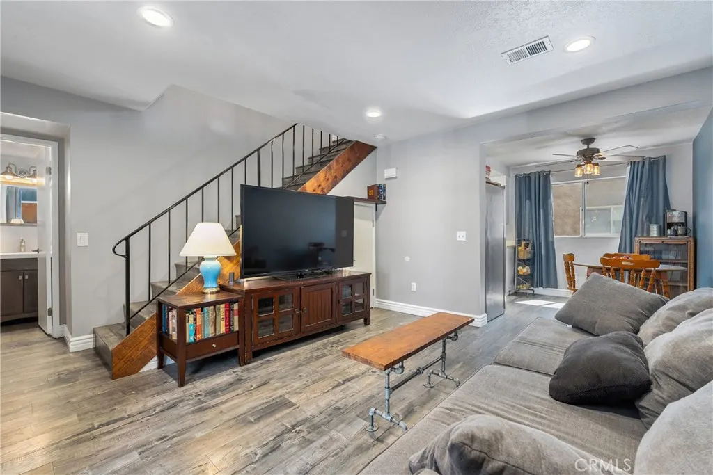 176 Whitney Avenue, #2