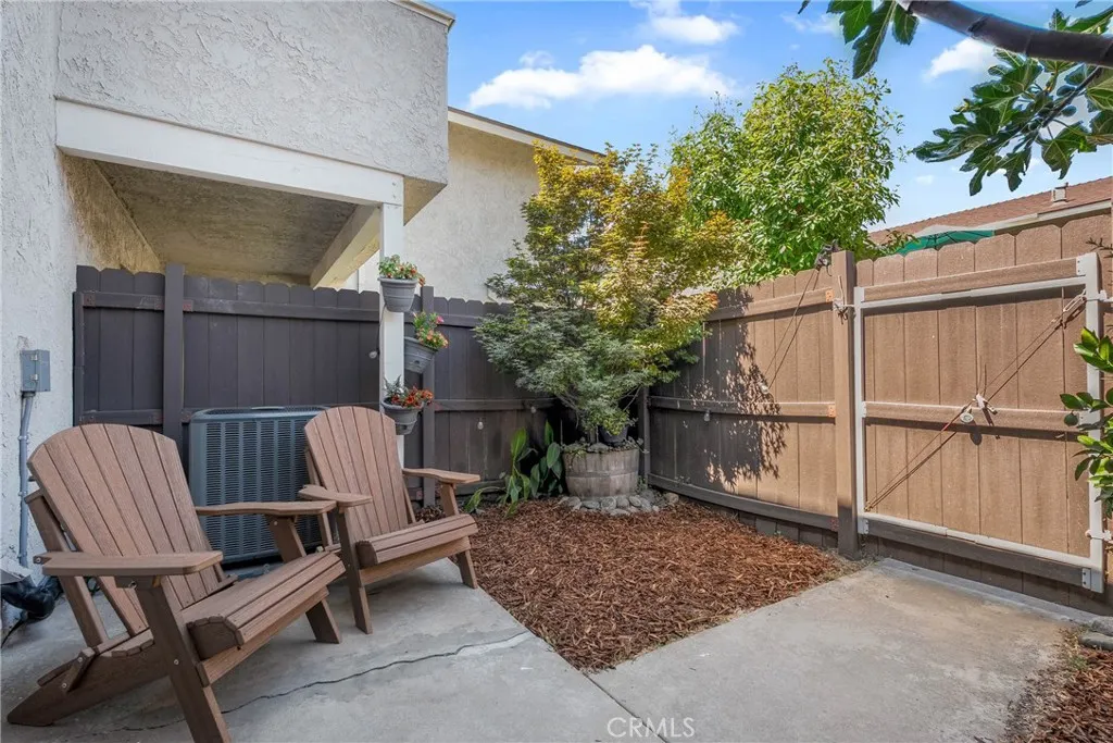 176 Whitney Avenue, #2