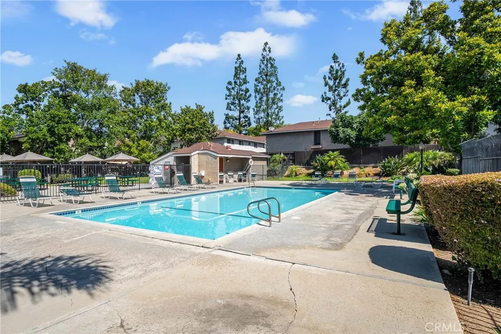 176 Whitney Avenue, #2