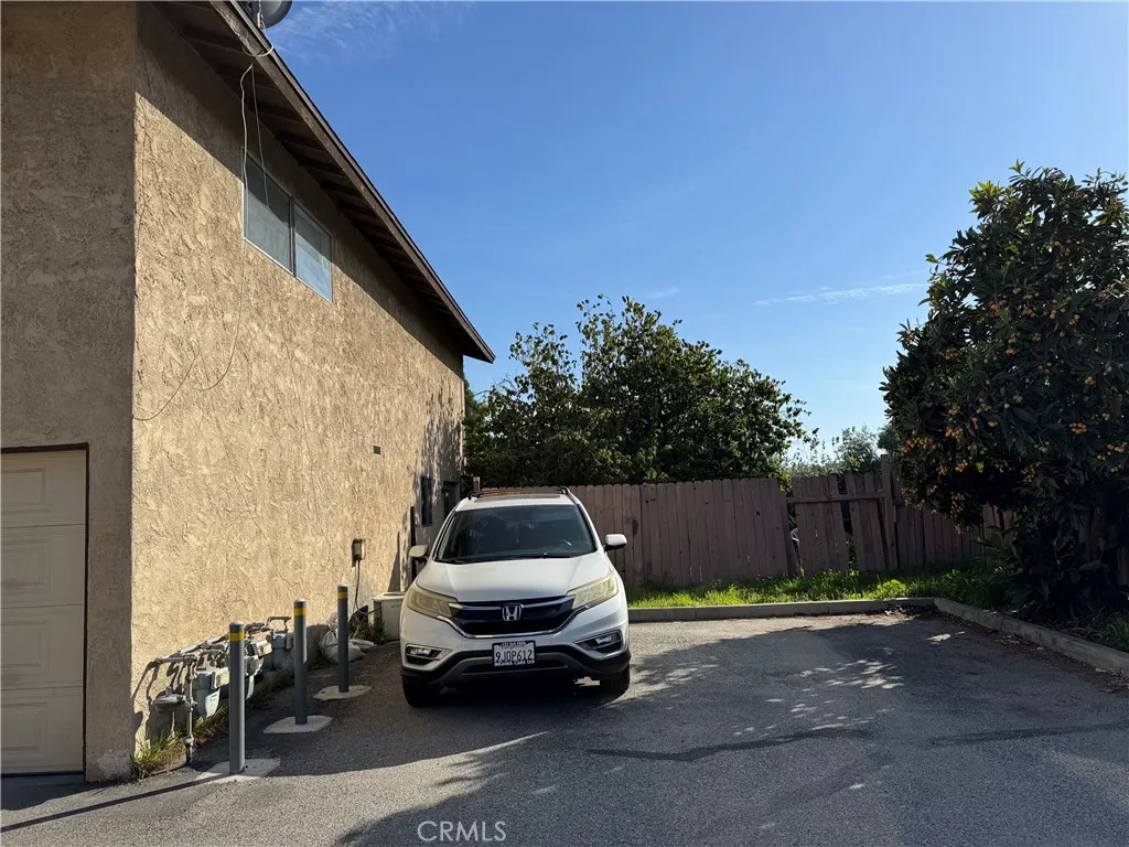 2453 S Ridgewood Drive