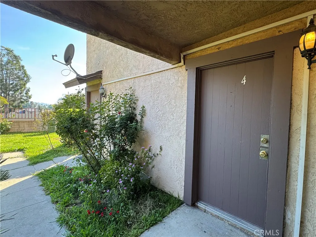 2453 S Ridgewood Drive
