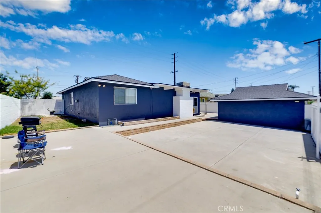 235 S Azusa Avenue