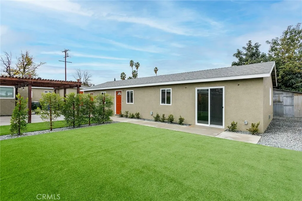 783 E Grand Avenue