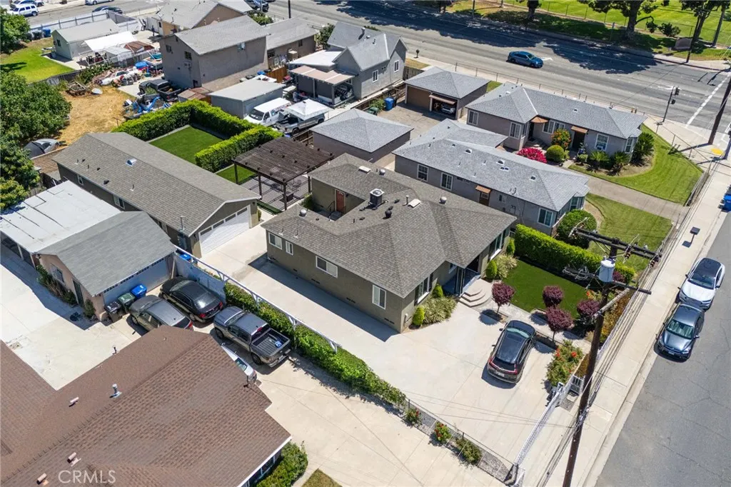 783 E Grand Avenue