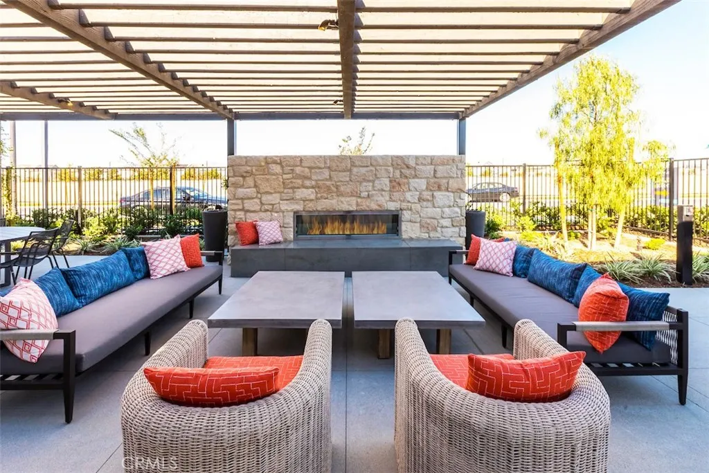 4199 S. WINWOOD PASEO S