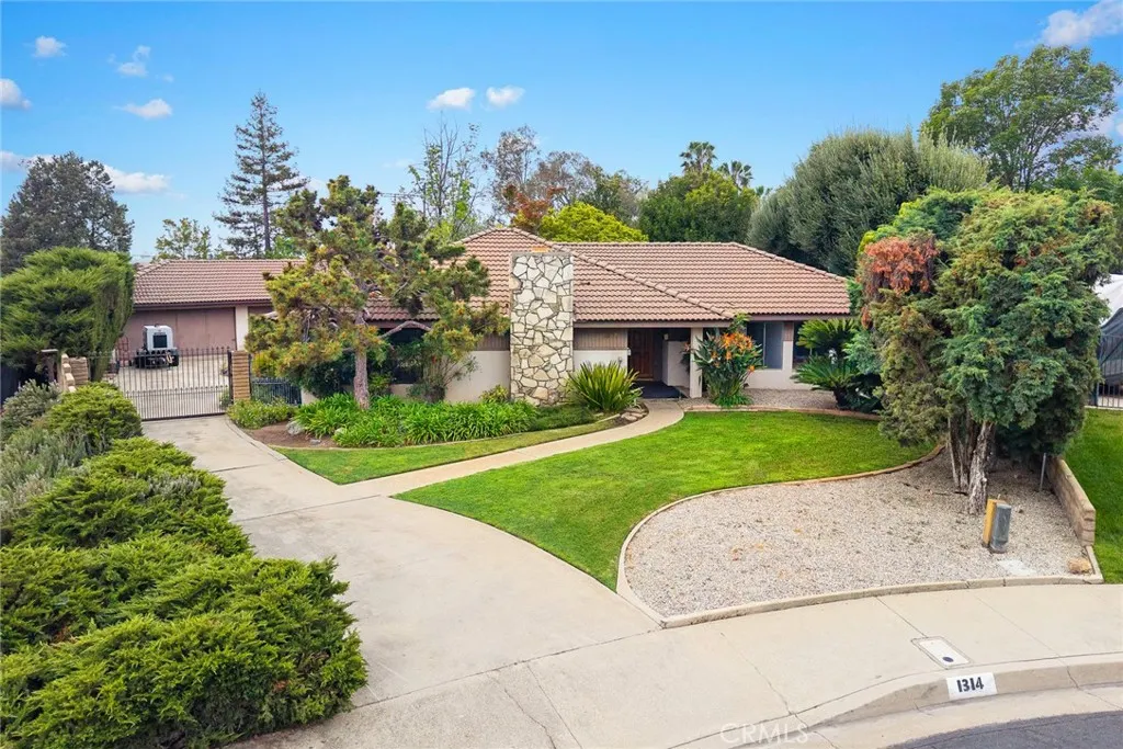 1314 Pebble Springs Lane