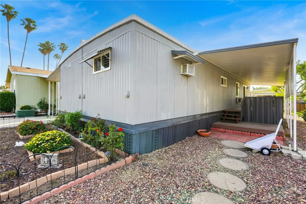 2755 Arrow Highway, #19