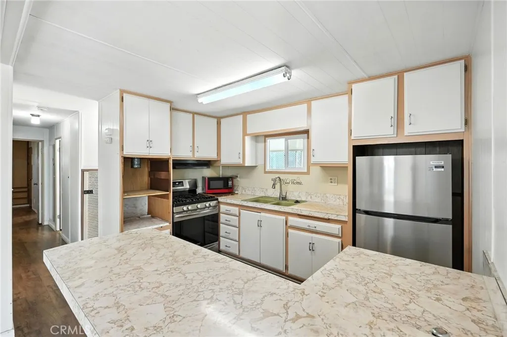 2755 Arrow Highway, #19