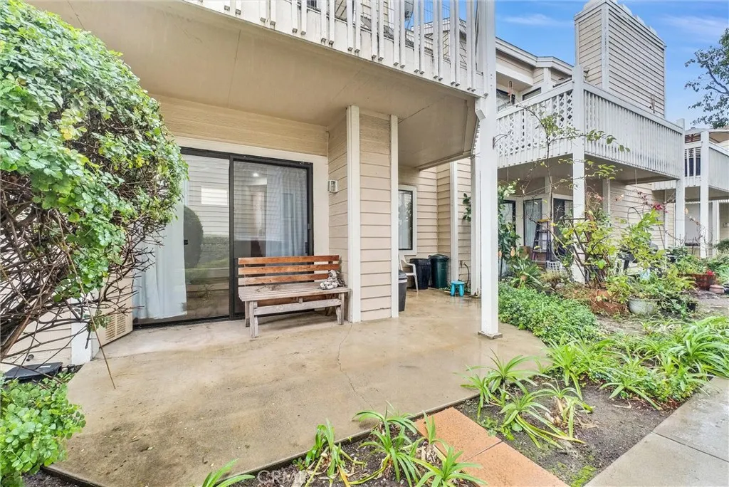 4900 N Grand Avenue, #325