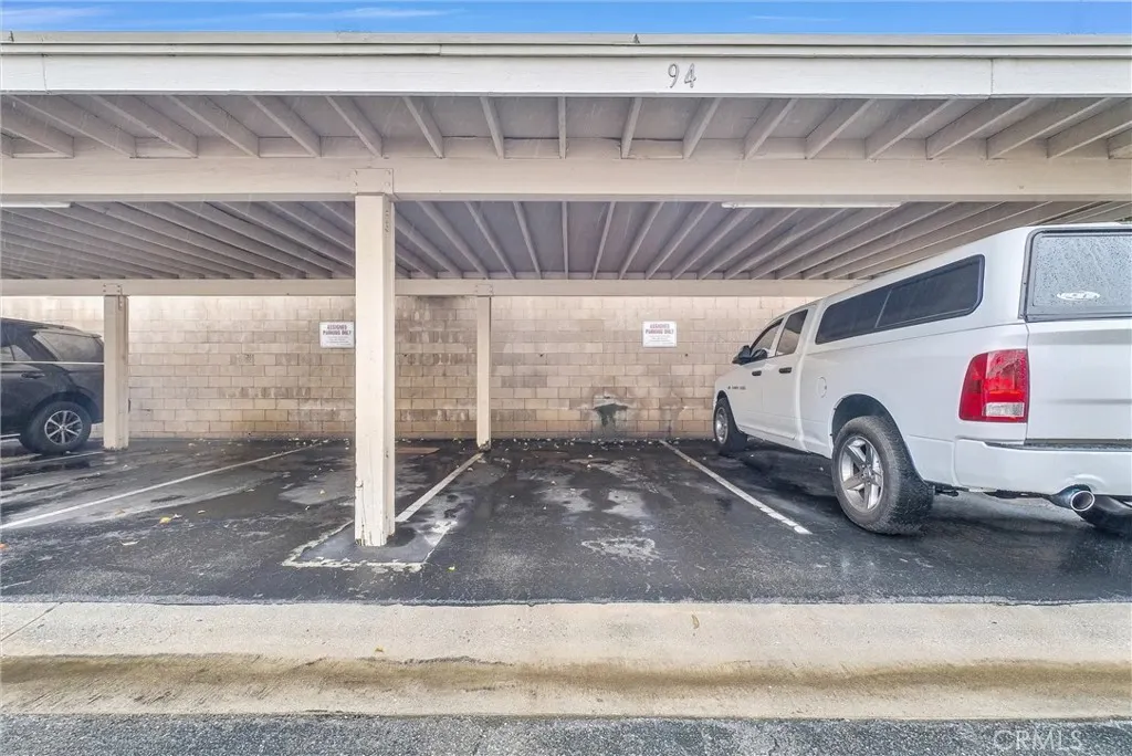 4900 N Grand Avenue, #325