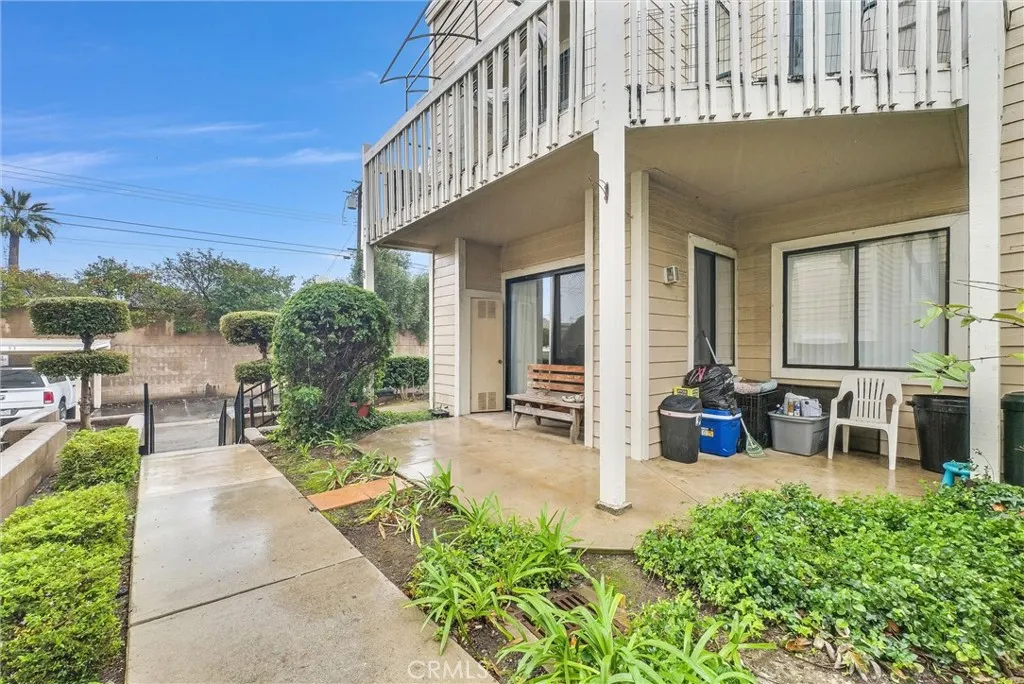 4900 N Grand Avenue, #325