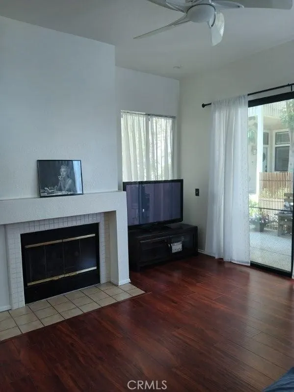 4900 N Grand Avenue, #325