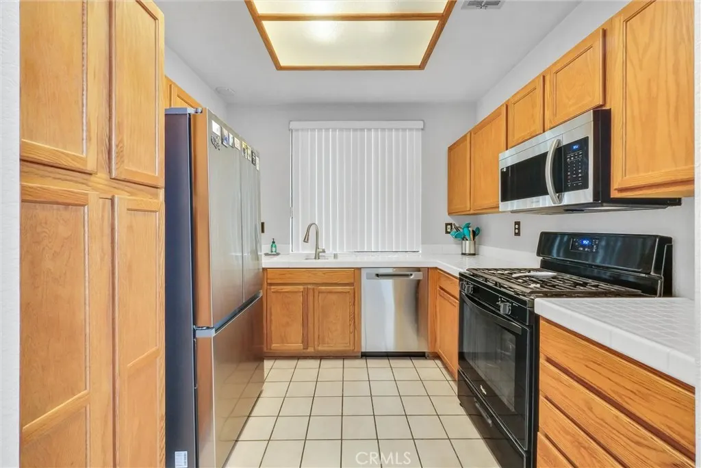 4900 N Grand Avenue, #325