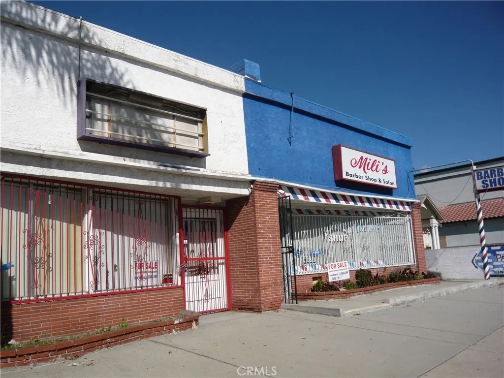 325 N Azusa Avenue