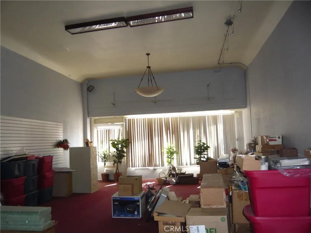 325 N Azusa Avenue