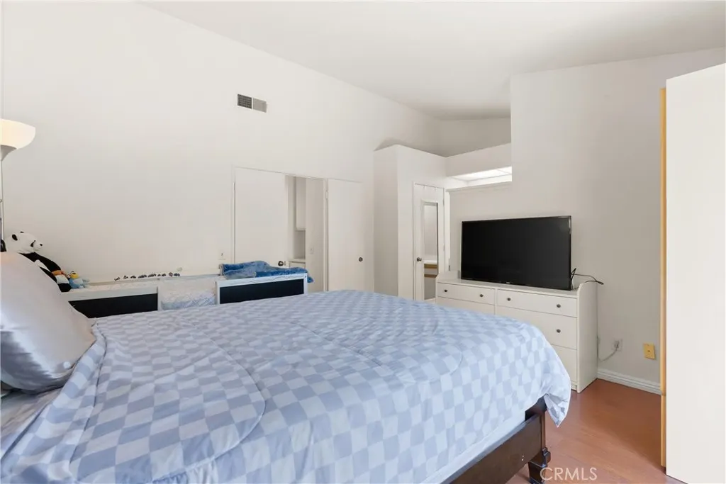 104 Calle Renata