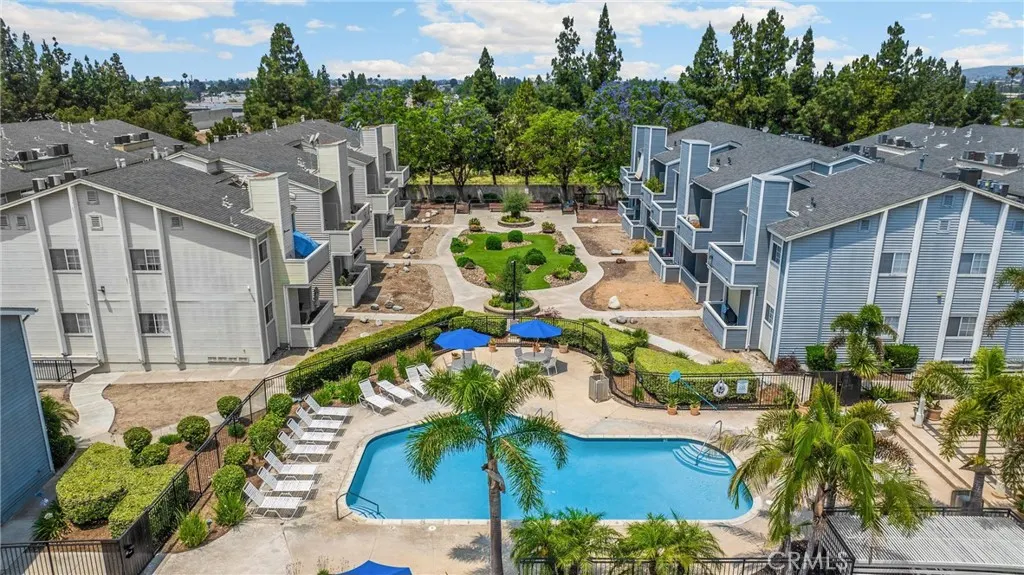 777 S Citrus Avenue, #221