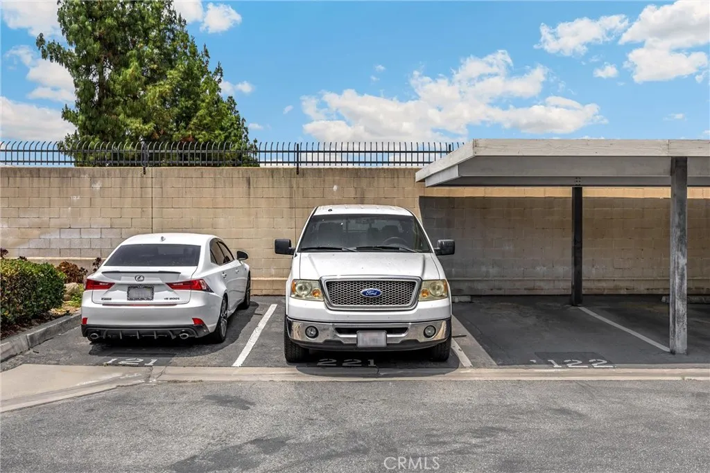 777 S Citrus Avenue, #221
