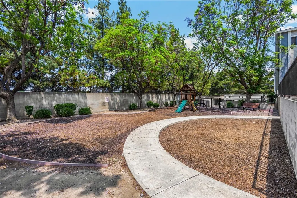 777 S Citrus Avenue, #221