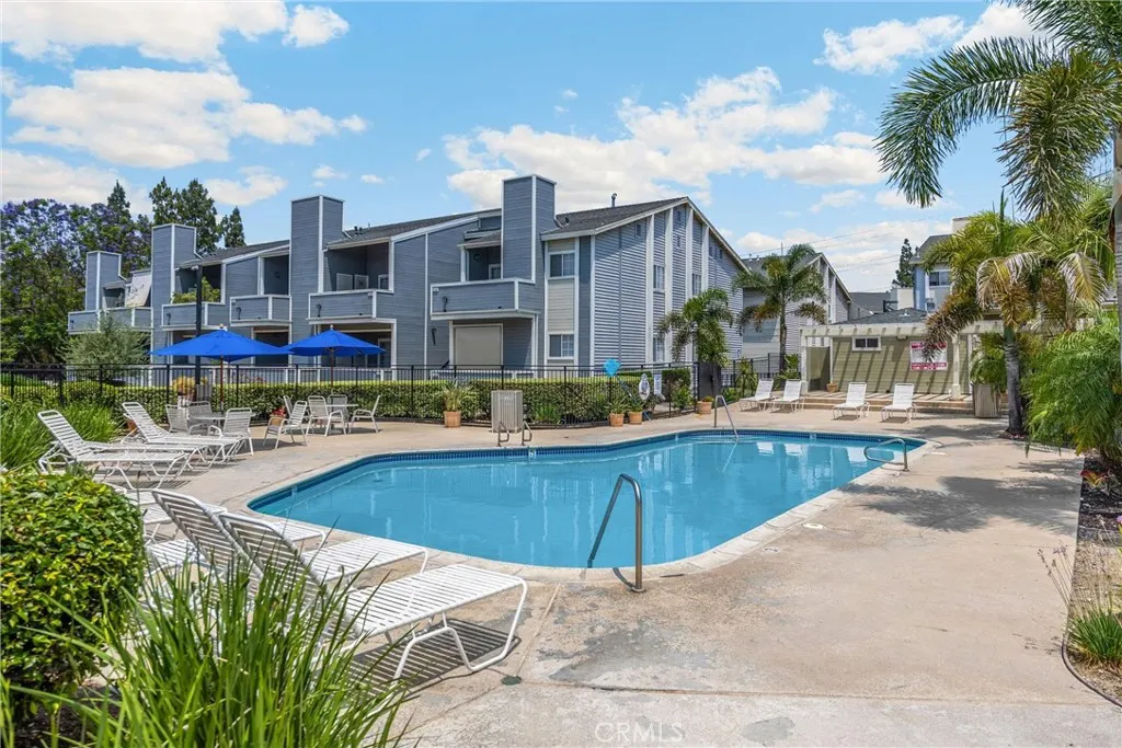 777 S Citrus Avenue, #221