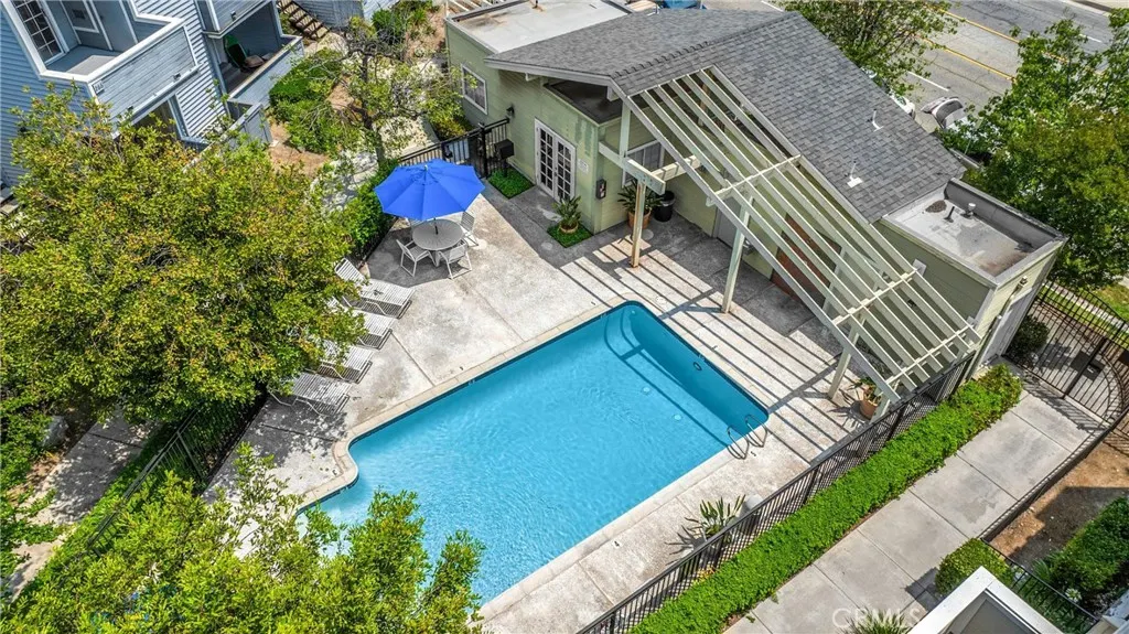 777 S Citrus Avenue, #221