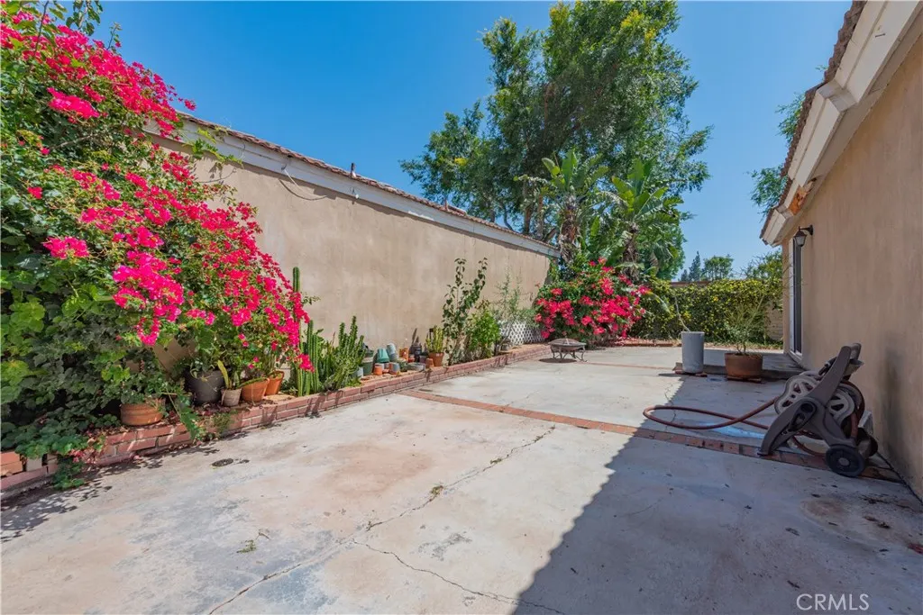 1860 Home Terrace