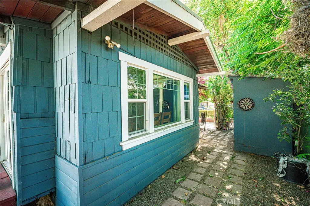 220 Palm Place