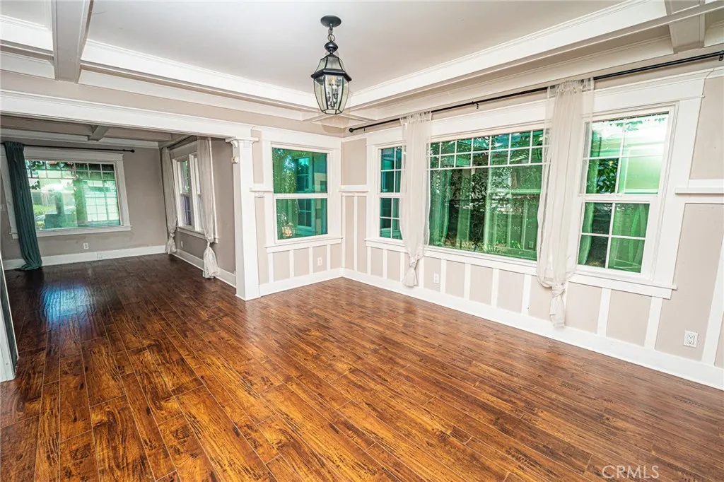 220 Palm Place