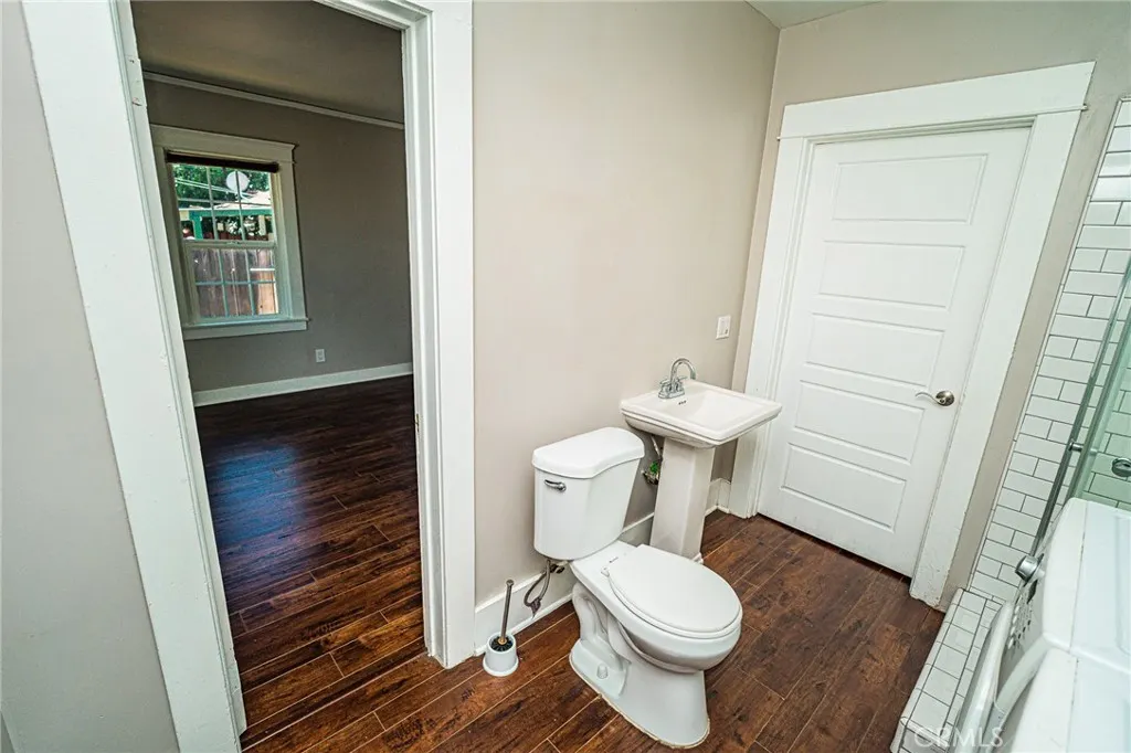 220 Palm Place