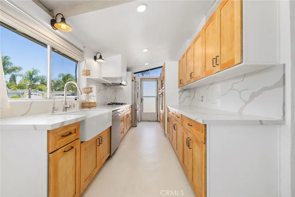 1150 W Grovecenter Street