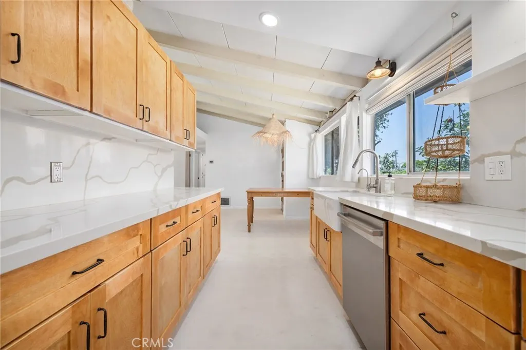 1150 W Grovecenter Street