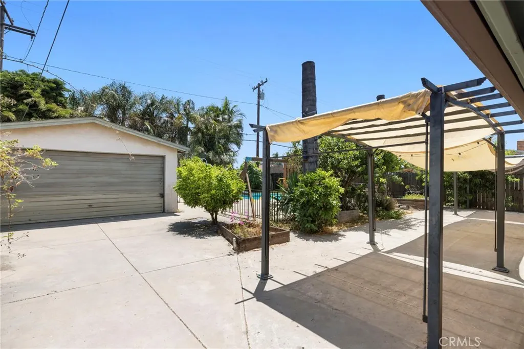 1150 W Grovecenter Street