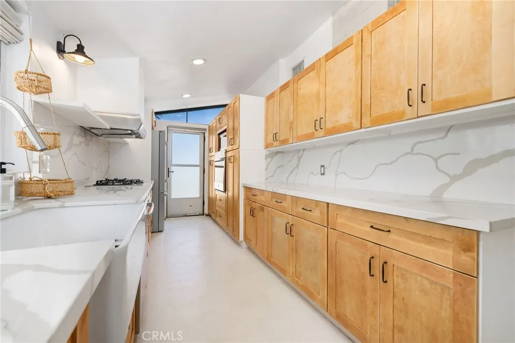 1150 W Grovecenter Street
