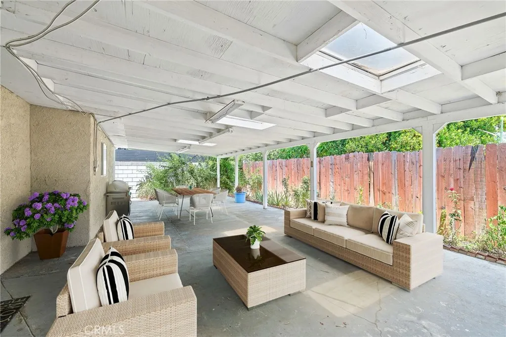 816 Delay Avenue