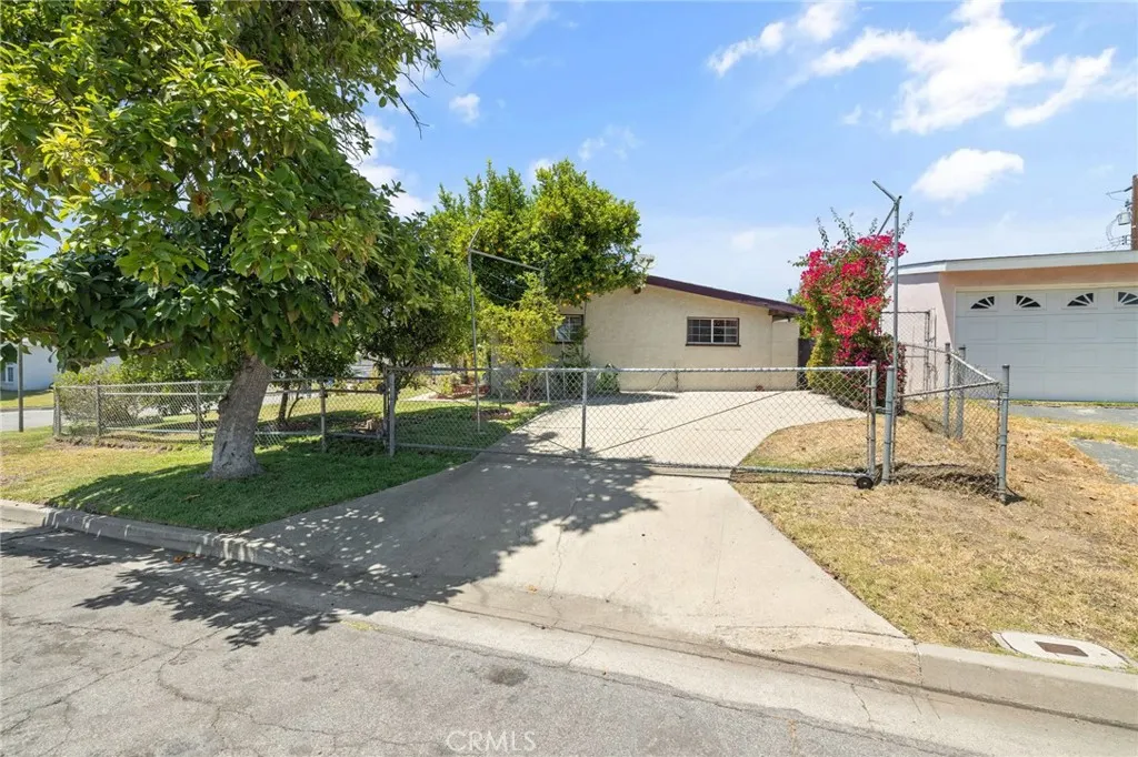 816 Delay Avenue