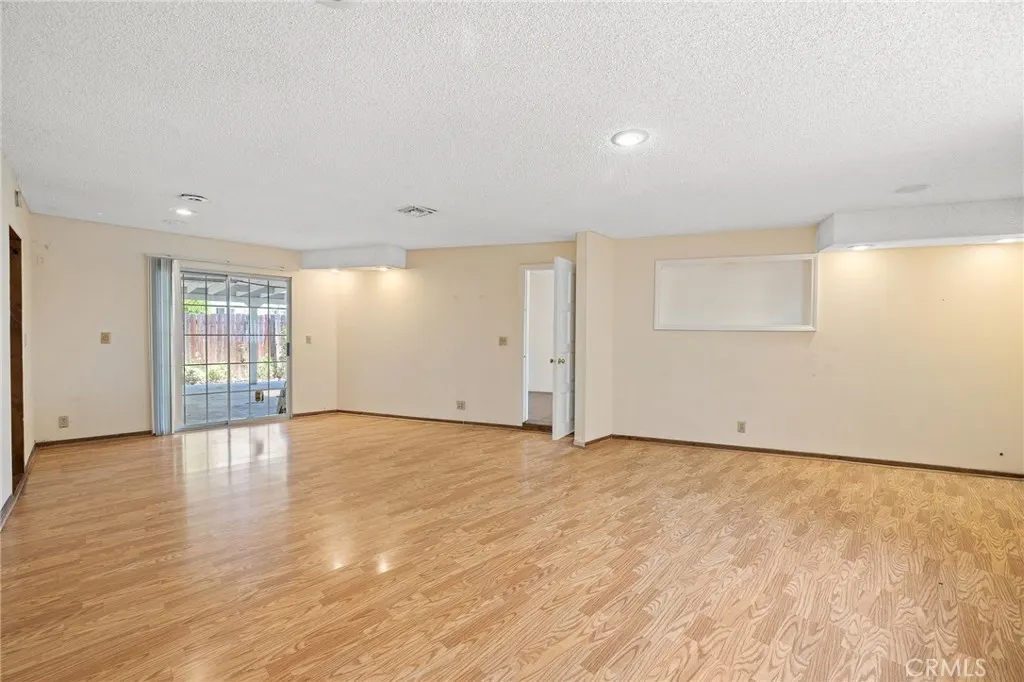 816 Delay Avenue