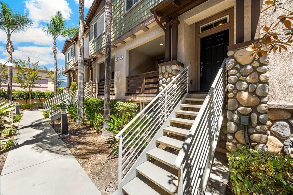 1565 Ledgestone Lane
